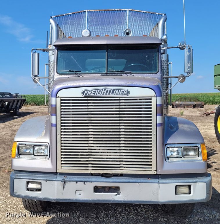 image for item DG3523 1992 Freightliner FLD120  silage truck
