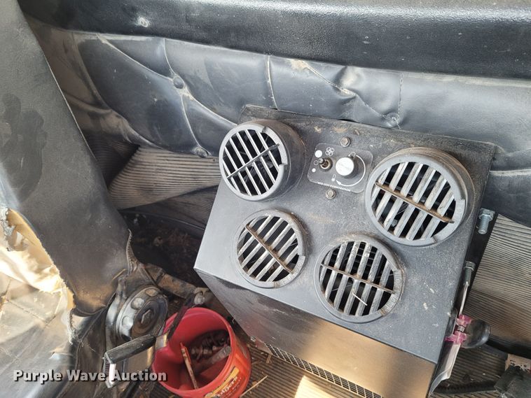 image for item DG3523 1992 Freightliner FLD120  silage truck