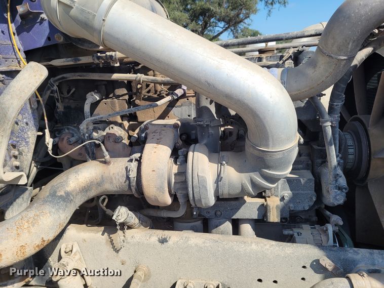 image for item DG3523 1992 Freightliner FLD120  silage truck