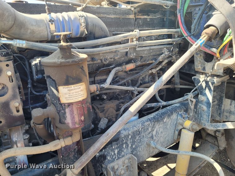 image for item DG3523 1992 Freightliner FLD120  silage truck