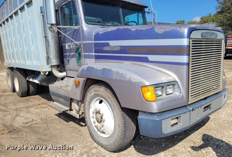 image for item DG3523 1992 Freightliner FLD120  silage truck