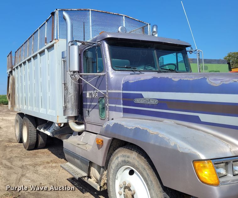 image for item DG3523 1992 Freightliner FLD120  silage truck