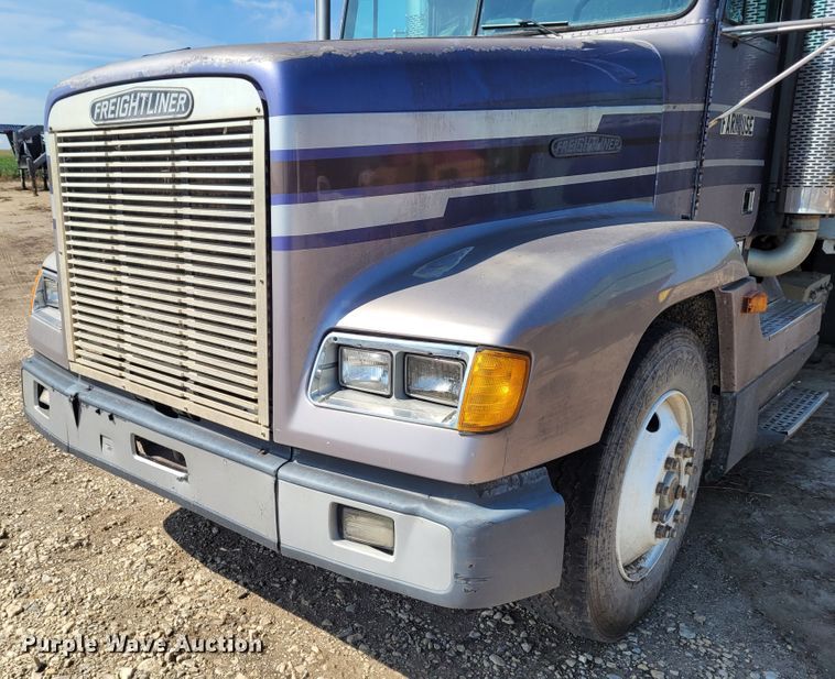image for item DG3523 1992 Freightliner FLD120  silage truck