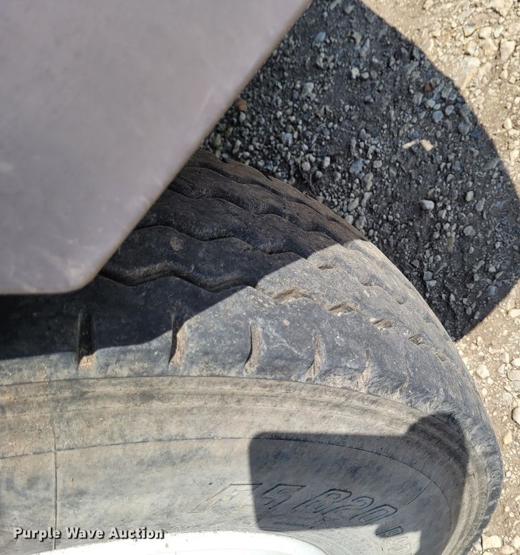 image for item DG3523 1992 Freightliner FLD120  silage truck