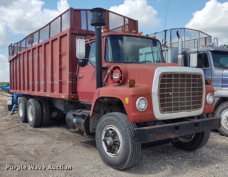 image for item DG3524 1981 Ford 8000  silage truck