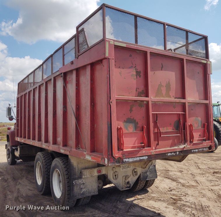 image for item DG3524 1981 Ford 8000  silage truck
