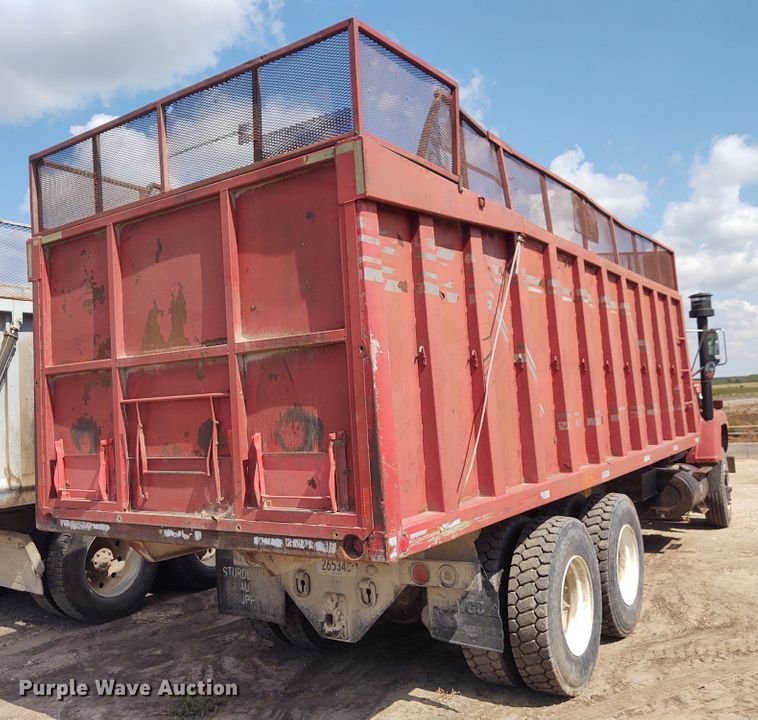 image for item DG3524 1981 Ford 8000  silage truck