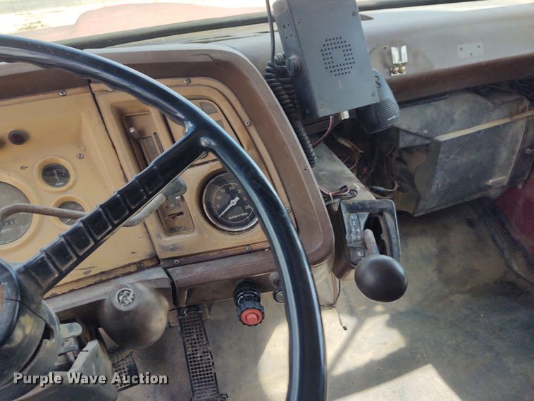 image for item DG3524 1981 Ford 8000  silage truck