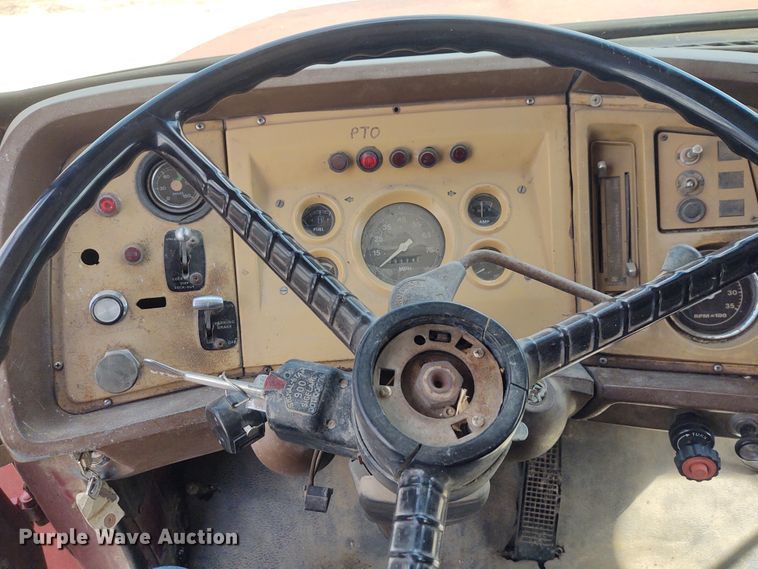 image for item DG3524 1981 Ford 8000  silage truck