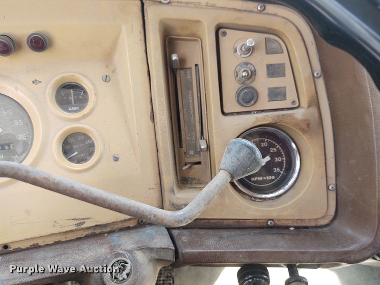 image for item DG3524 1981 Ford 8000  silage truck