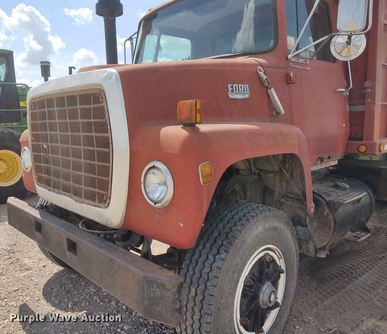 image for item DG3524 1981 Ford 8000  silage truck