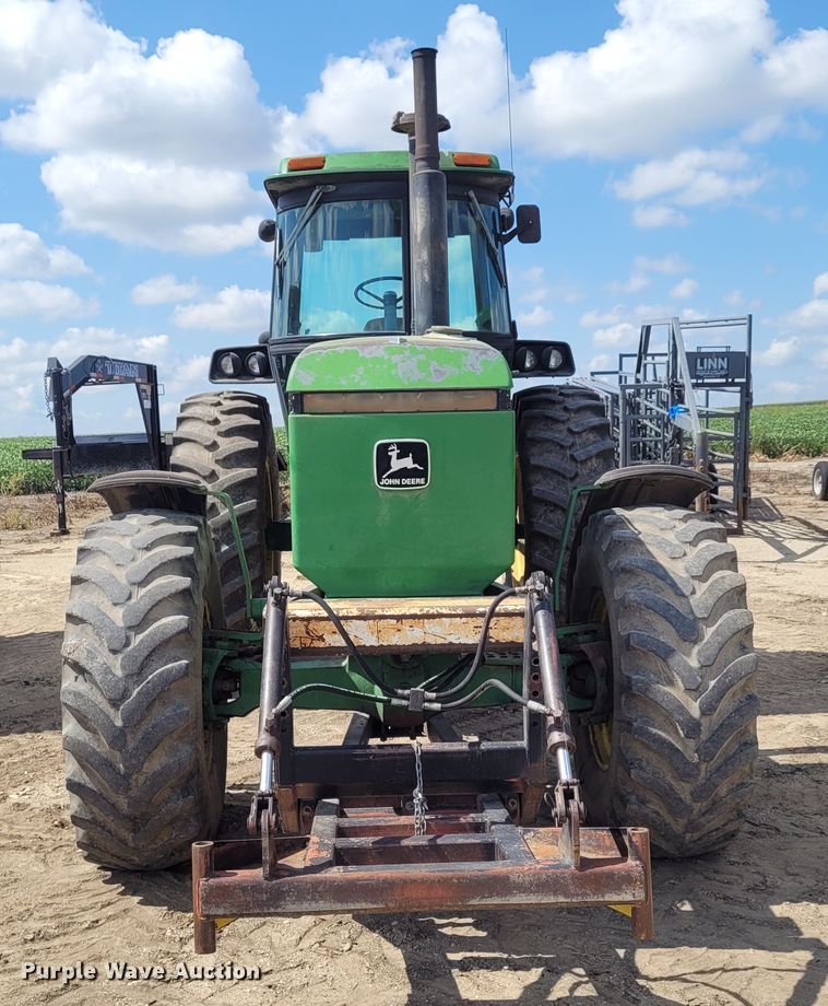 image for item DG3525 1984 John Deere 4650  MFWD tractor