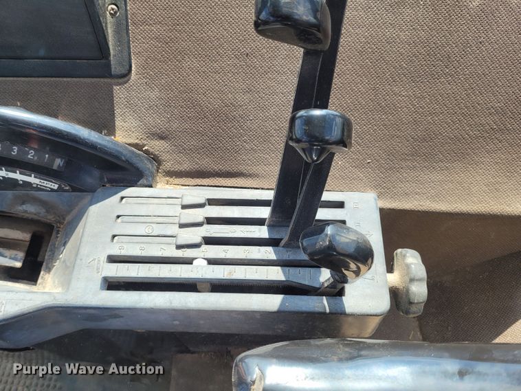 image for item DG3525 1984 John Deere 4650  MFWD tractor