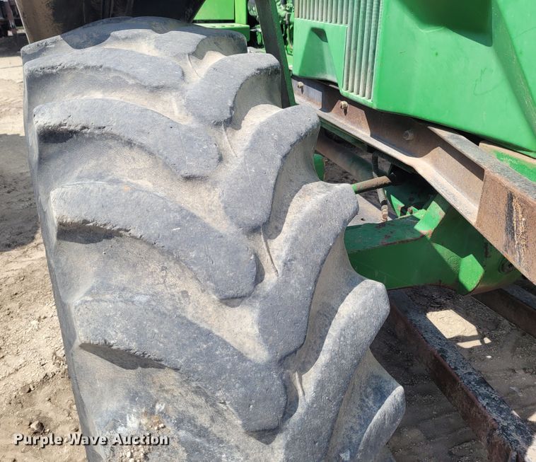 image for item DG3525 1984 John Deere 4650  MFWD tractor