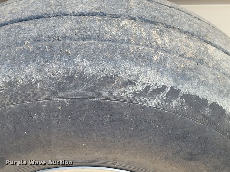 image for item DG3526 2015 Kuhn Knight 4052  feed mixer