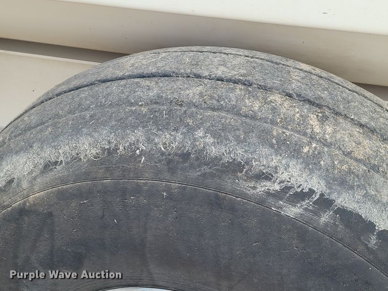 image for item DG3526 2015 Kuhn Knight 4052  feed mixer