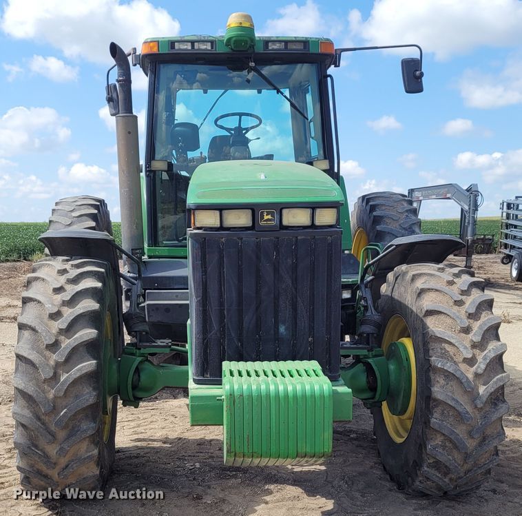 image for item DG3527 1997 John Deere 8400  MFWD tractor