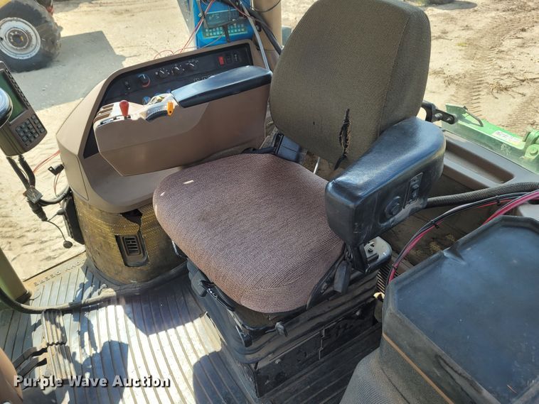 image for item DG3527 1997 John Deere 8400  MFWD tractor