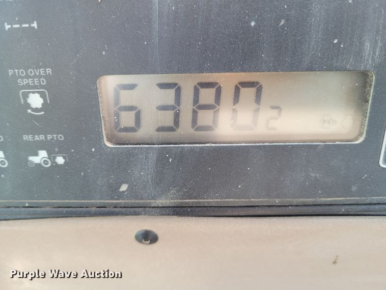 image for item DG3527 1997 John Deere 8400  MFWD tractor