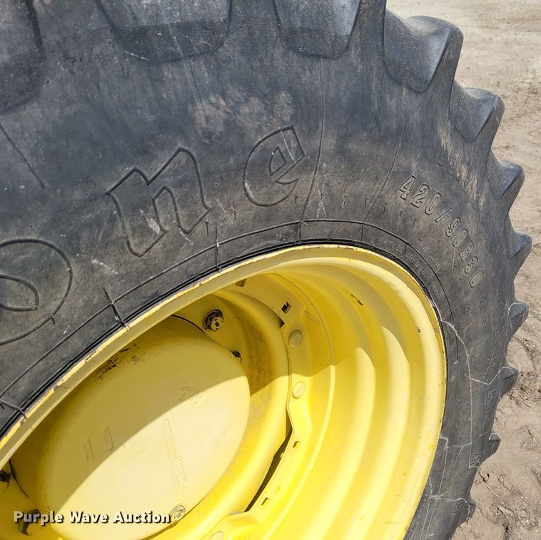 image for item DG3527 1997 John Deere 8400  MFWD tractor