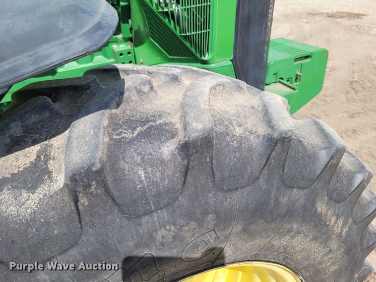 image for item DG3527 1997 John Deere 8400  MFWD tractor