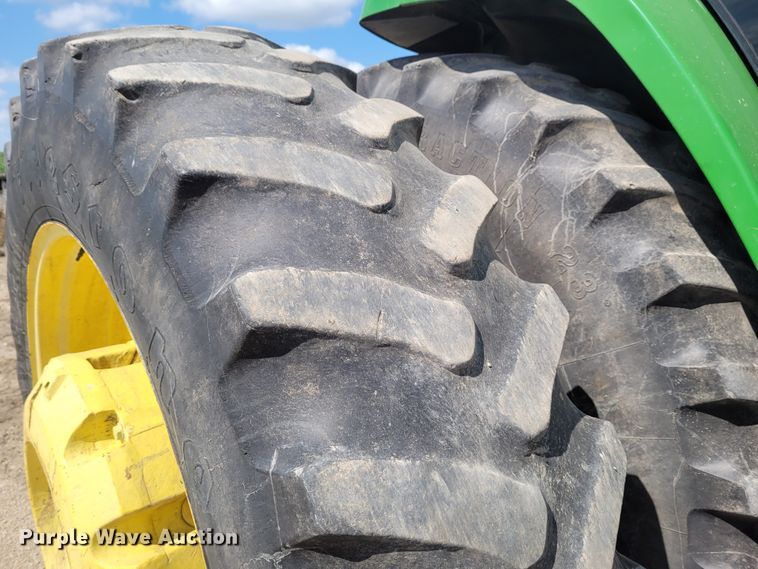 image for item DG3527 1997 John Deere 8400  MFWD tractor