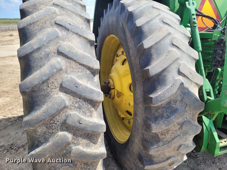 image for item DG3527 1997 John Deere 8400  MFWD tractor