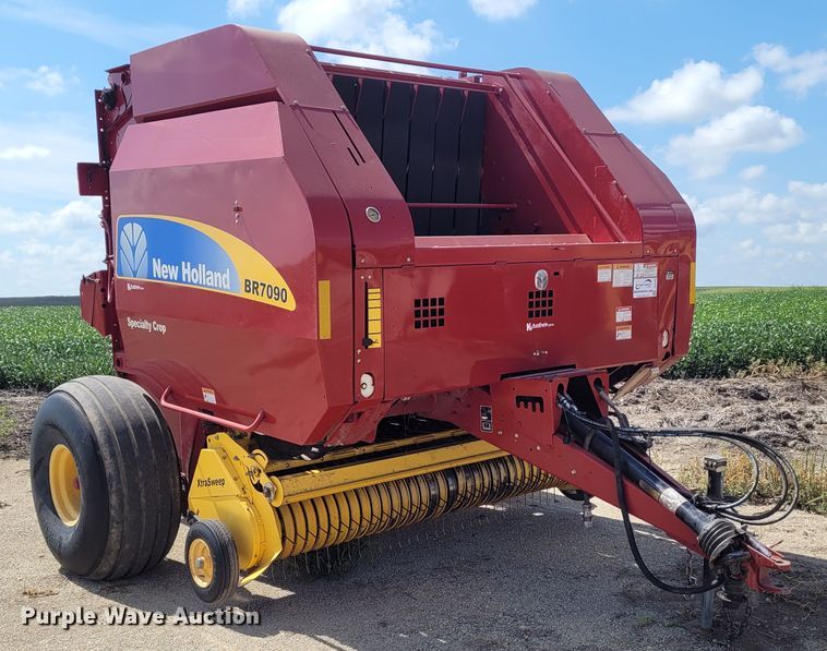 image for item DG3528 2013 New Holland BR7090 Specialty Crop  round baler