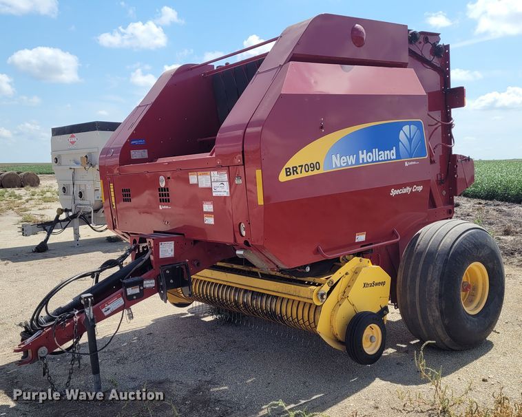 image for item DG3528 2013 New Holland BR7090 Specialty Crop  round baler