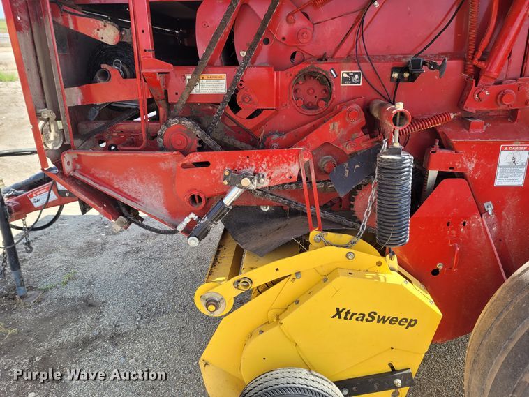 image for item DG3528 2013 New Holland BR7090 Specialty Crop  round baler