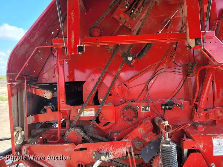 image for item DG3528 2013 New Holland BR7090 Specialty Crop  round baler