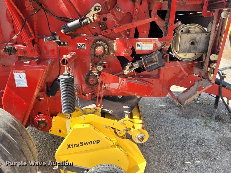 image for item DG3528 2013 New Holland BR7090 Specialty Crop  round baler