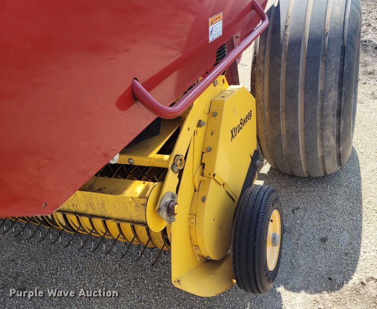 image for item DG3528 2013 New Holland BR7090 Specialty Crop  round baler