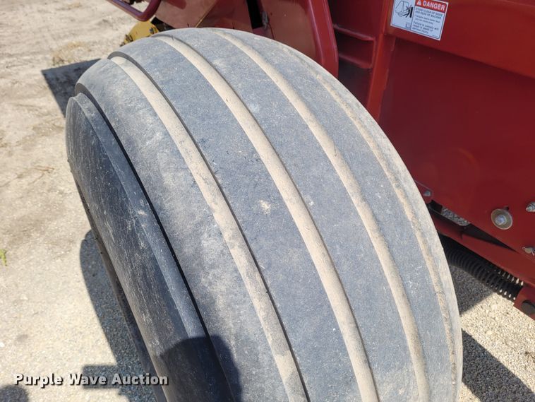 image for item DG3528 2013 New Holland BR7090 Specialty Crop  round baler