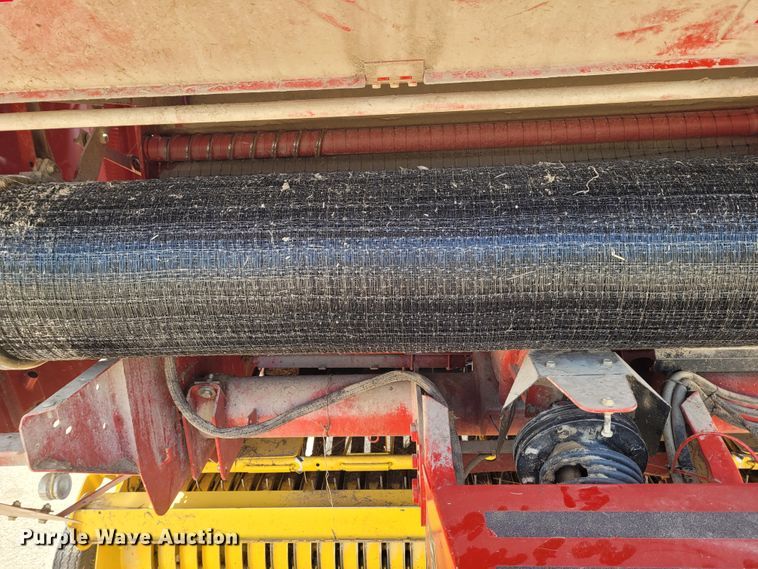 image for item DG3528 2013 New Holland BR7090 Specialty Crop  round baler