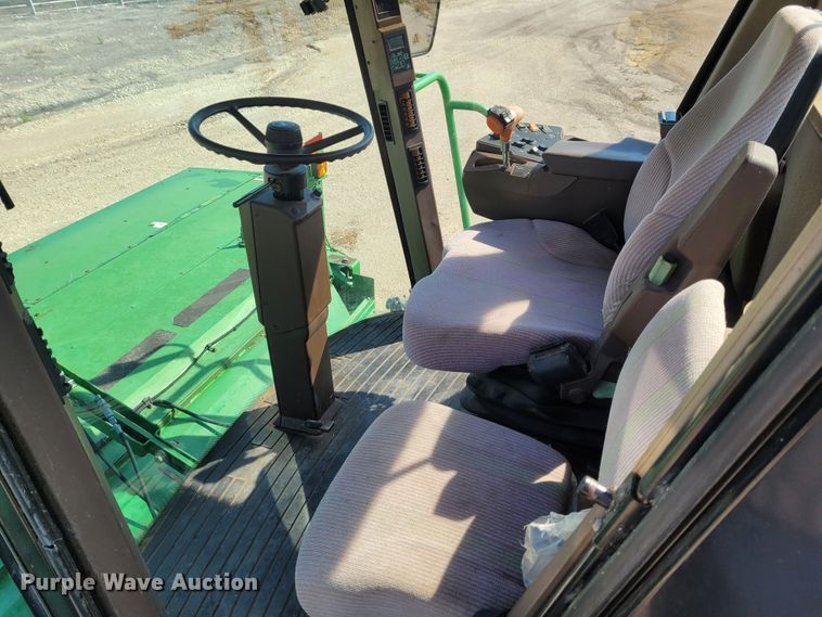 image for item DG3530 2007 John Deere 4995  windrower