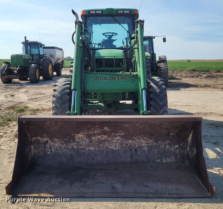 image for item DG3531 1994 John Deere 7200  MFWD tractor