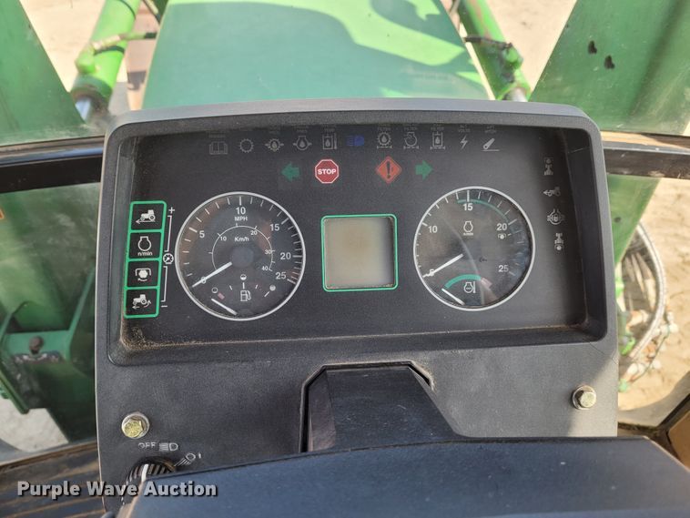 image for item DG3531 1994 John Deere 7200  MFWD tractor