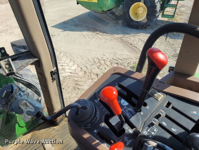 image for item DG3531 1994 John Deere 7200  MFWD tractor