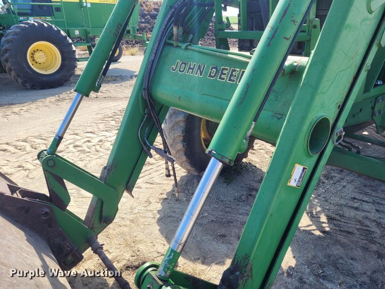 image for item DG3531 1994 John Deere 7200  MFWD tractor