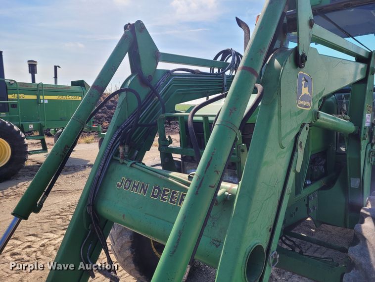 image for item DG3531 1994 John Deere 7200  MFWD tractor