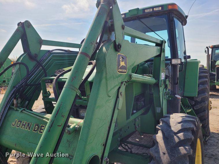 image for item DG3531 1994 John Deere 7200  MFWD tractor