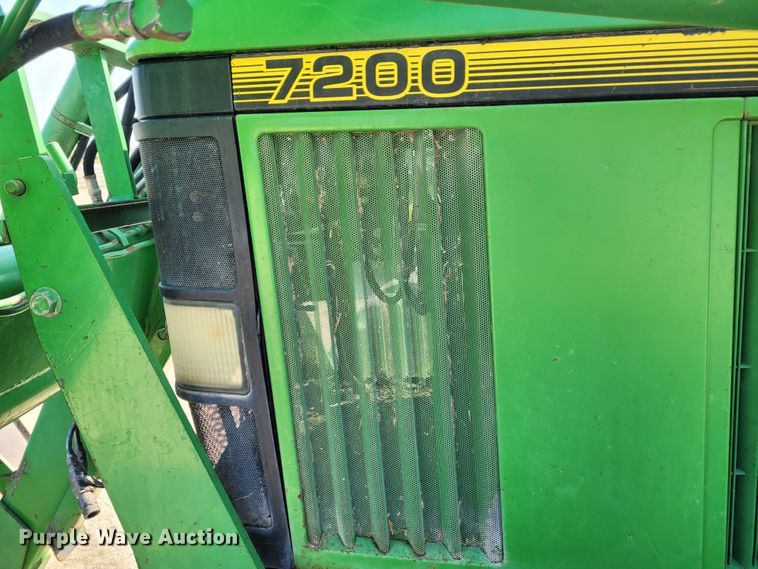 image for item DG3531 1994 John Deere 7200  MFWD tractor