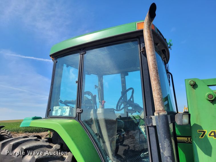 image for item DG3531 1994 John Deere 7200  MFWD tractor