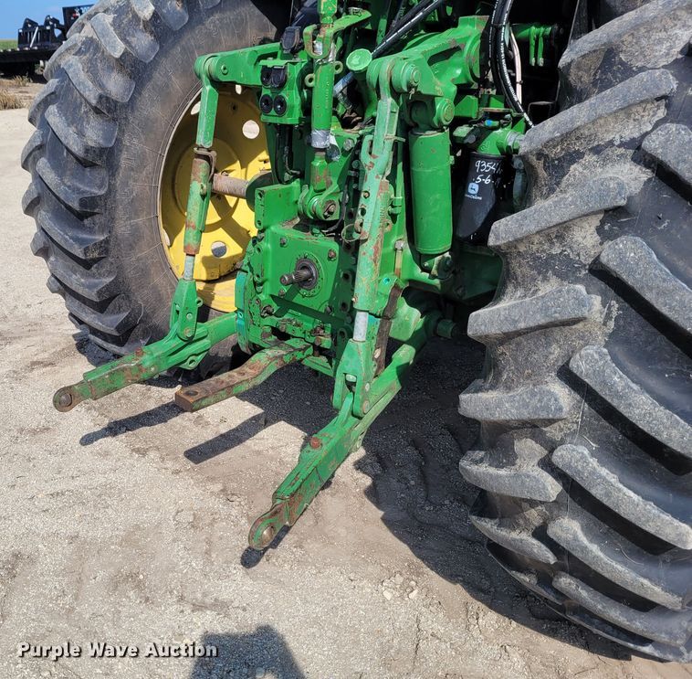 image for item DG3531 1994 John Deere 7200  MFWD tractor