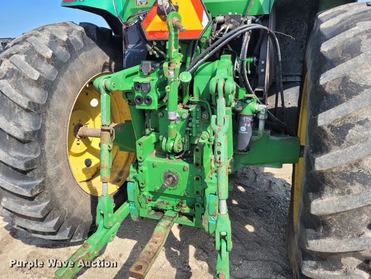 image for item DG3531 1994 John Deere 7200  MFWD tractor