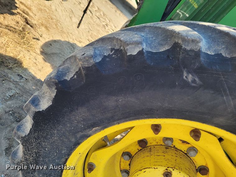 image for item DG3531 1994 John Deere 7200  MFWD tractor