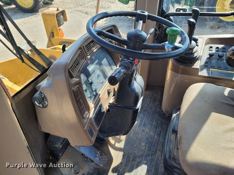 image for item DG3532 2001 John Deere 544H  wheel loader