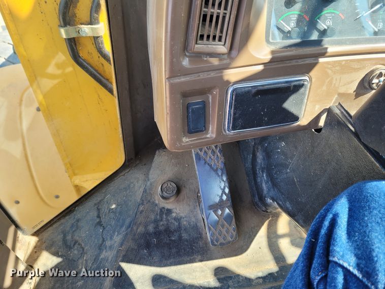 image for item DG3532 2001 John Deere 544H  wheel loader