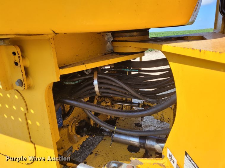 image for item DG3532 2001 John Deere 544H  wheel loader